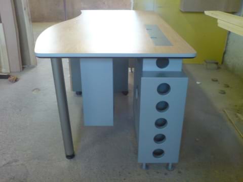 Pracovný stôl s úložným kontajnerom, DTD + MDF